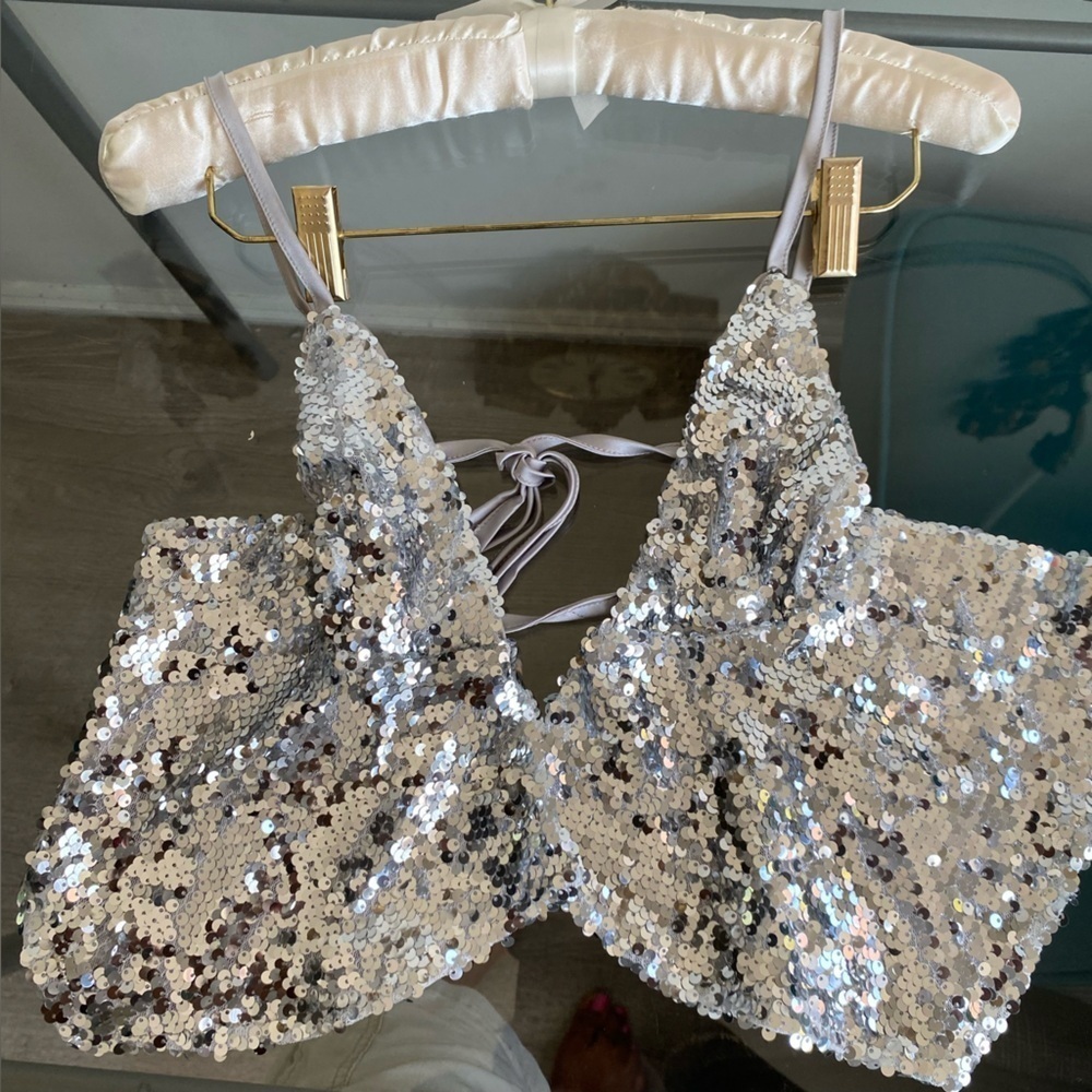 PRINCESS POLLY ROSATON SILVER SEQUIN TOP - Picture 5 of 9